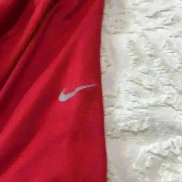 Nike DRI-FIT Running Long Sleeve Red Tech Athletic Shirt. Men’s Size Large - Picture 9 of 9